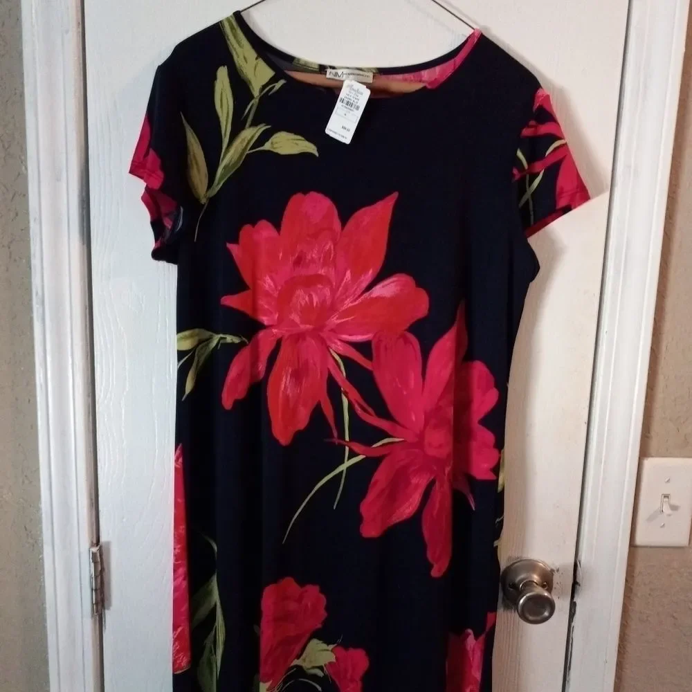 New With Tags Neiman Marcus Dress - Picture 1 of 4